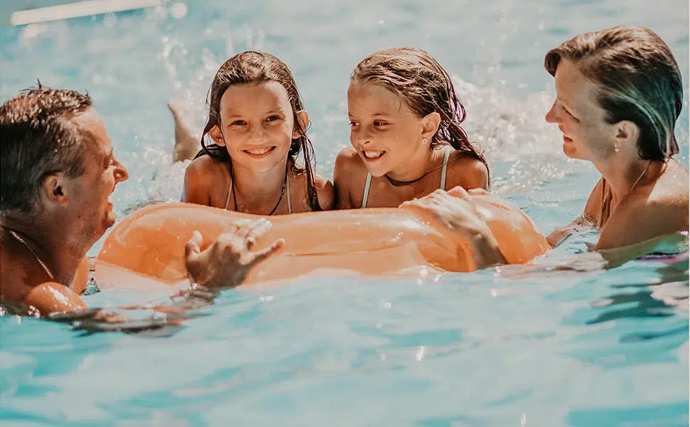 camping la falaise avec piscine chauffee en loire atlantique